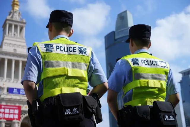 警方在象牙海岸从人口贩卖骗局中救出33名西非人