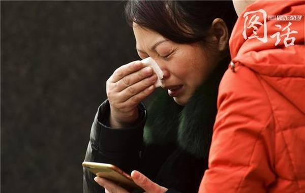 弗吉尼亚·朱弗尔去世：杰弗里·爱泼斯坦的受害者自杀身亡，家人伤心欲绝