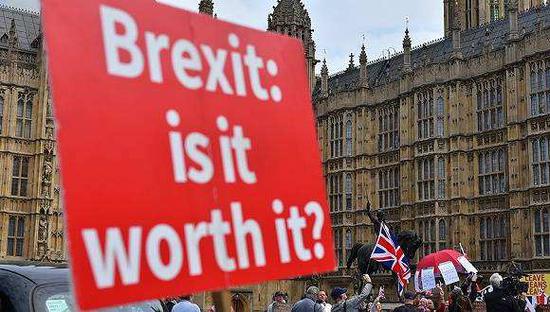 JOHN CURTICE：“改革英国可能会获得足够的支持，从保守党手中赢得数百个席位。”