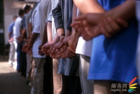 5名弗吉尼亚监狱看守被被指控为MS-13成员的囚犯打伤